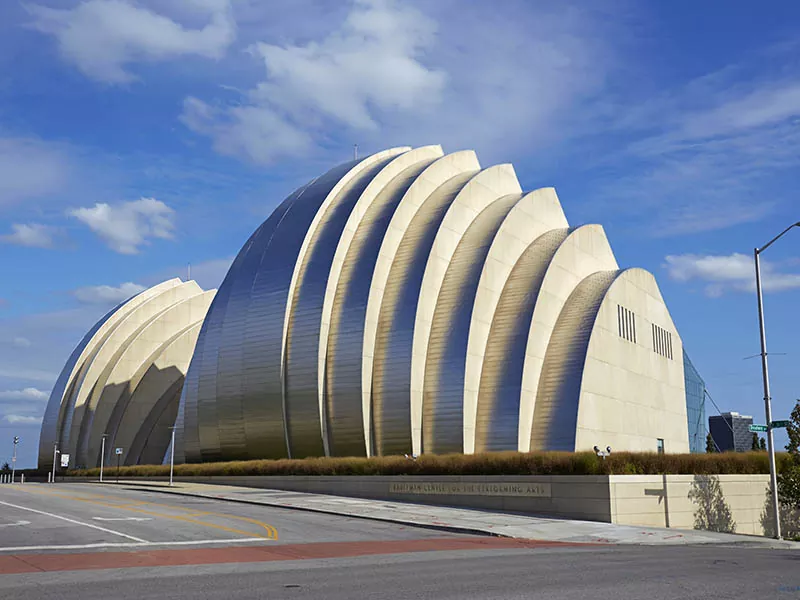 Wat binne de easken foar ûnderhâld foar gebouwen fan stielmuseum?